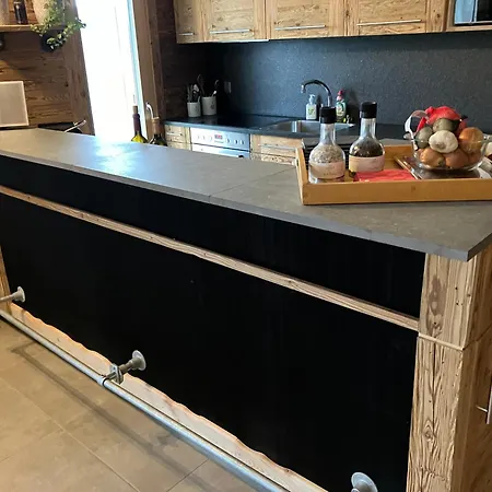 Chalet L' Escouriou , Beautifully Renovated Luxe - 12 Pers - *